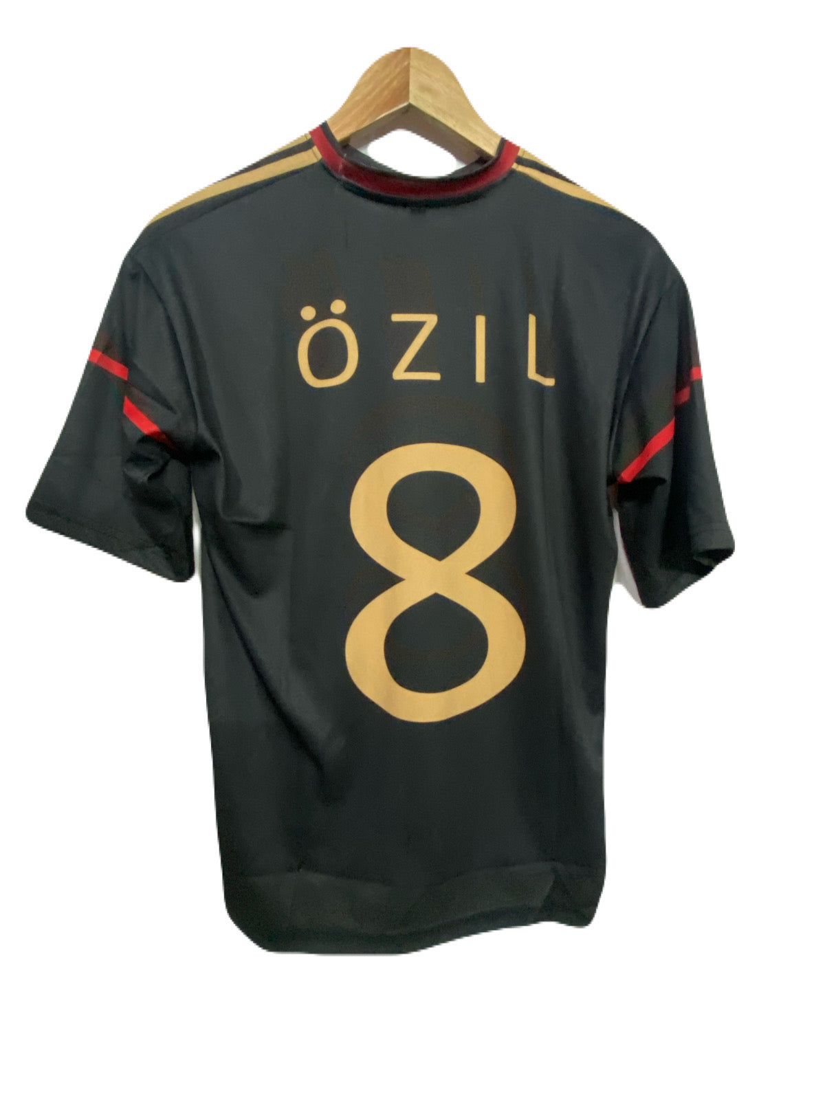 Germany 2010 Away Five sleeve ozil Loosefit - P46 - Ms Retro Store
