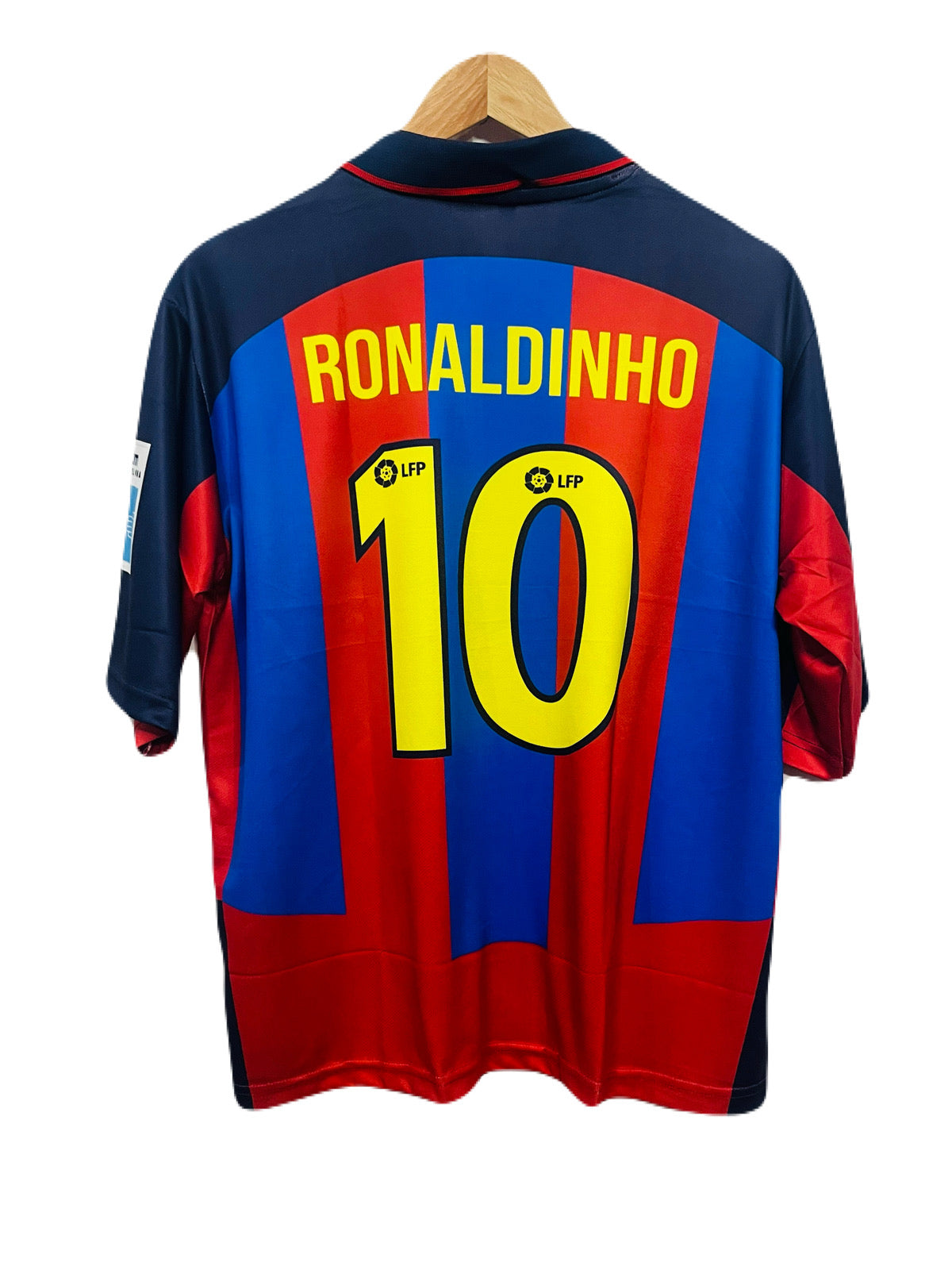 Barcelona 2003/4 home Ronaldinho Five sleeve coller type - P58 - Ms Retro Store
