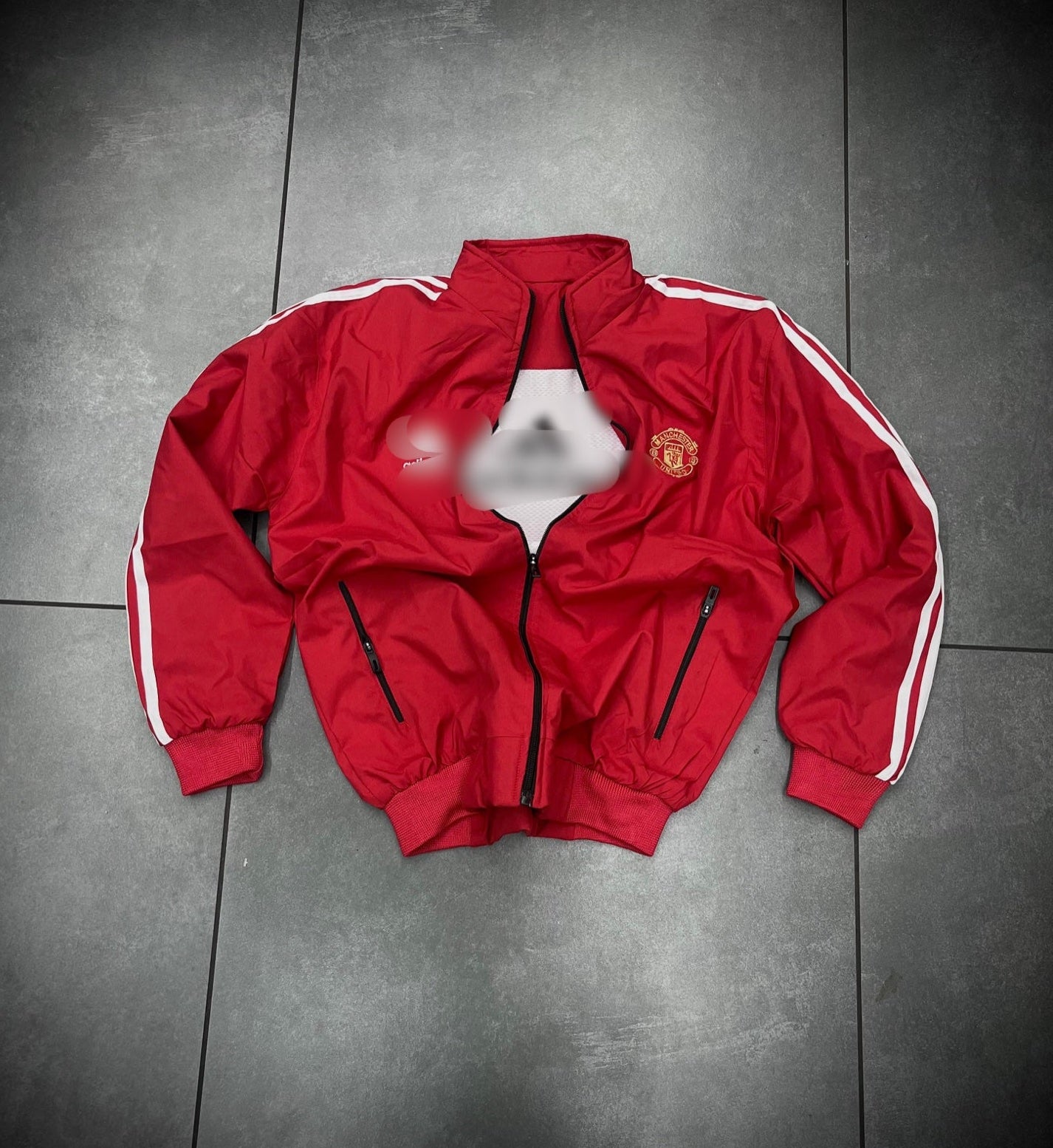 Manchester United red track jacket full sleeve zip type - P1575 Ms