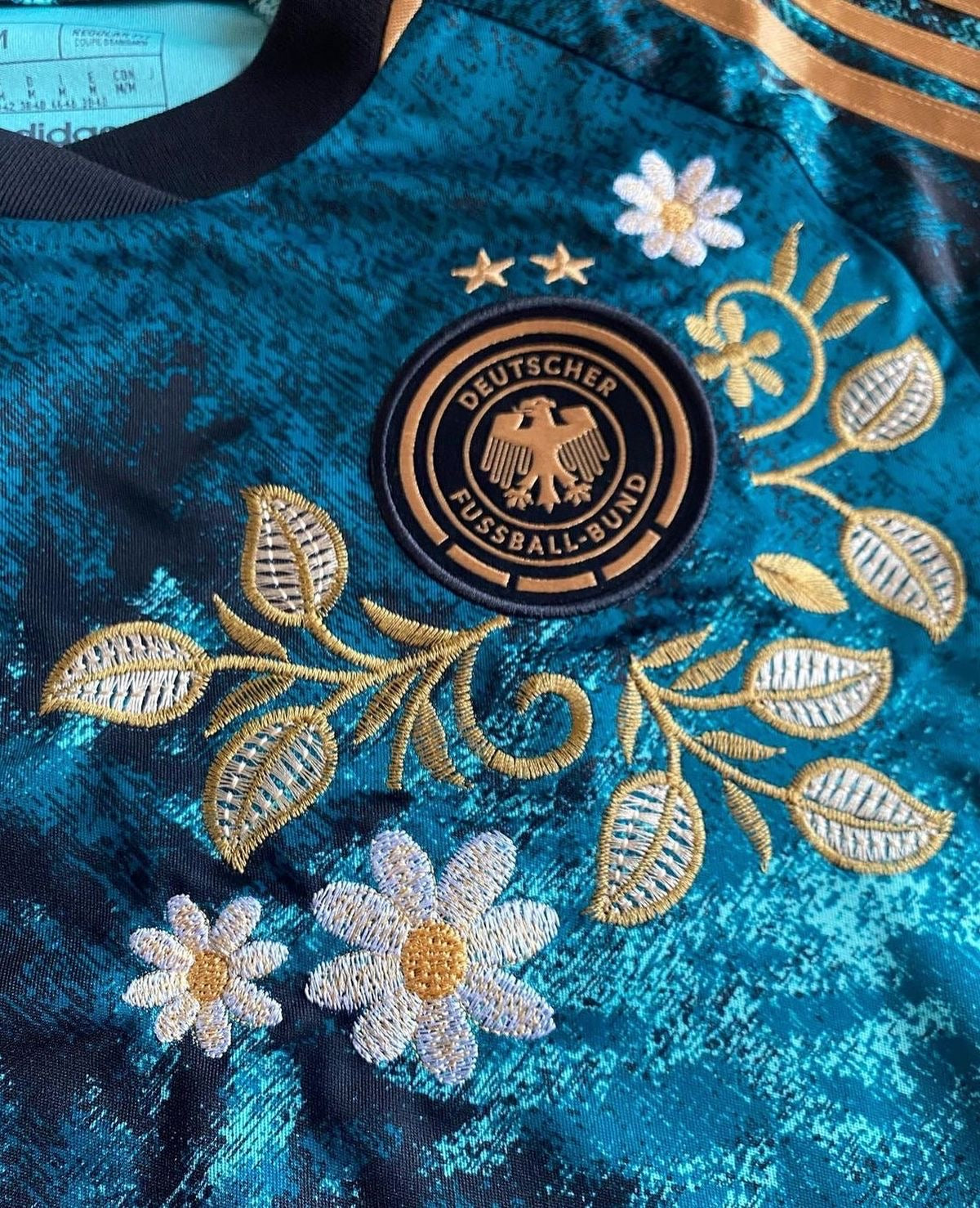Embroidery collection