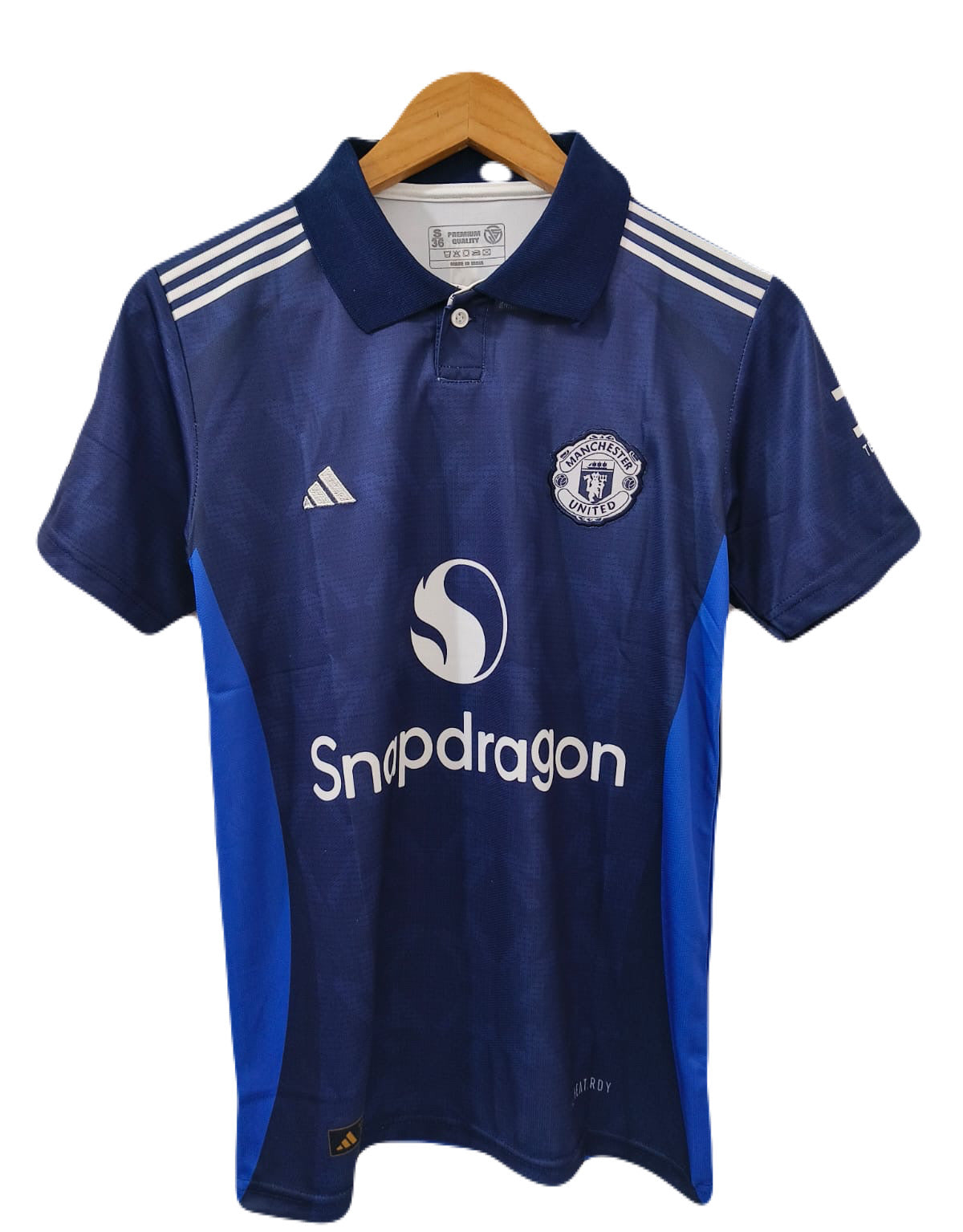 Manchester united 2024/25 Away jersey collar type with embroidery