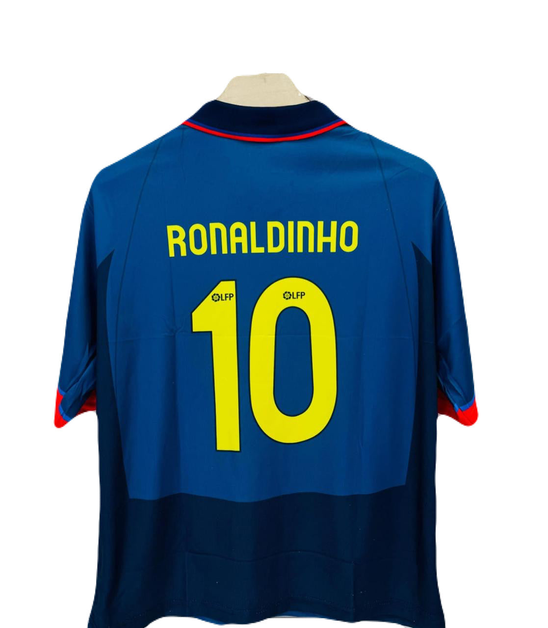 Barcelona 2003/04 Ronaldinho third kit five sleeve collar - ms retro store