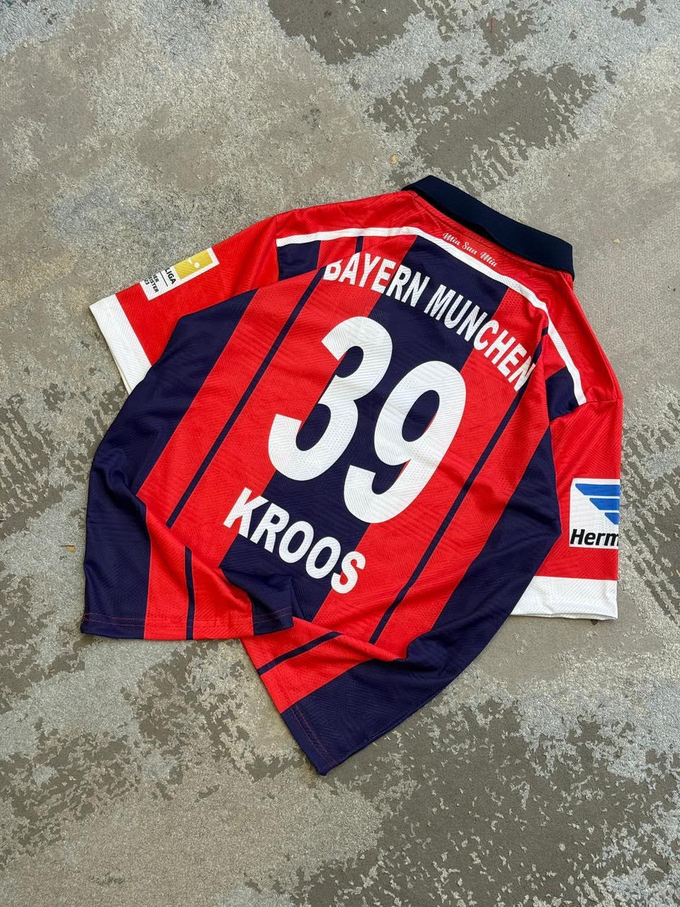 Kroos Bayern Munich 2010 Home Kit Five Sleeve -