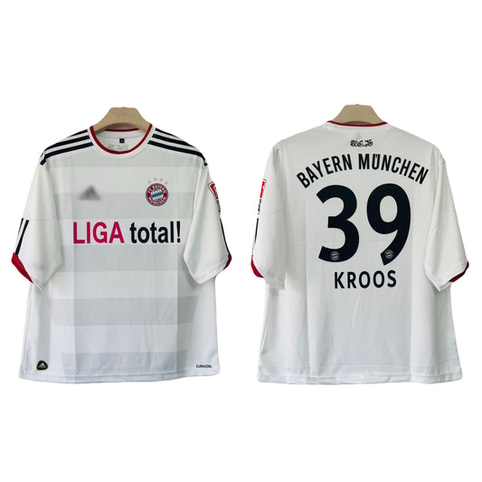 Bayern Munich 2010-11 Away kit Kroos Five Sleeve - Ms Retro Store