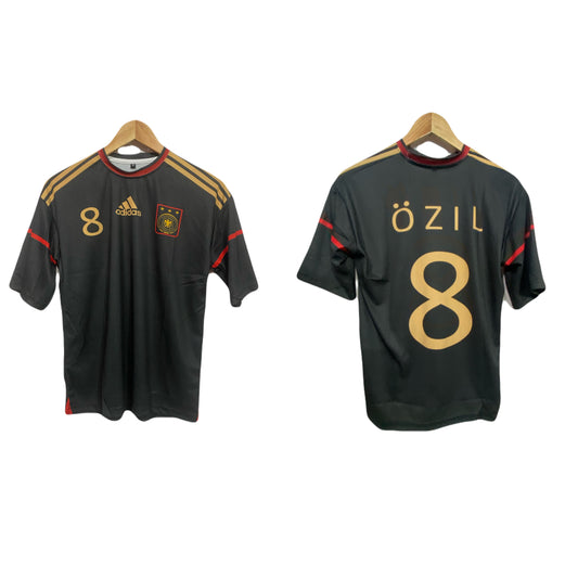 Germany 2010 Away Five sleeve ozil Loosefit - P46 - Ms Retro Store