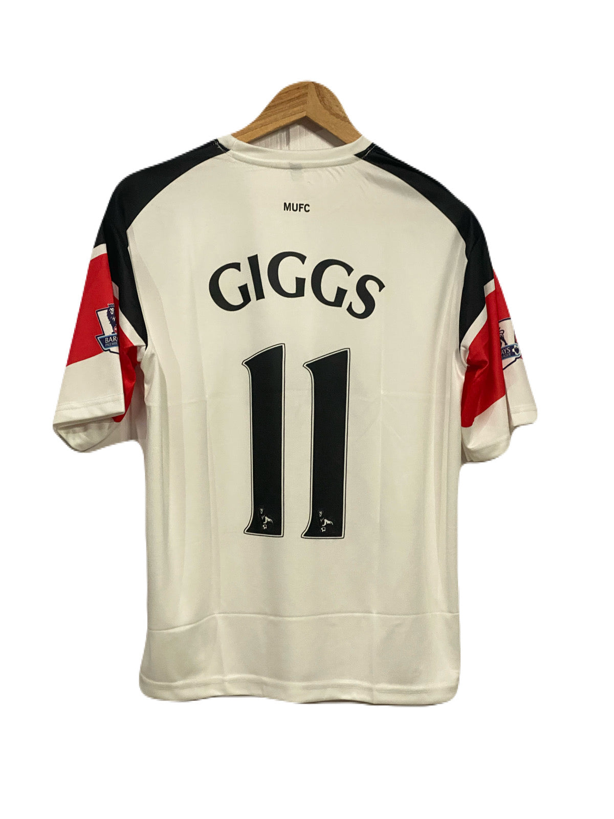 Manchester United 2010-11 kit Giggs Five sleeve - P214 - Ms Retro Store