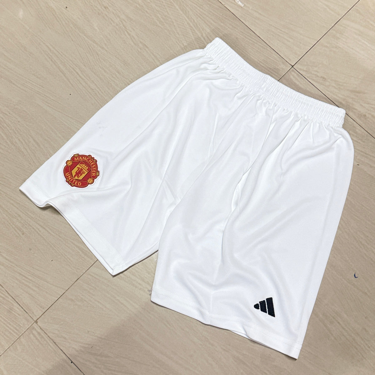 Manchester United away shorts embroidery P602